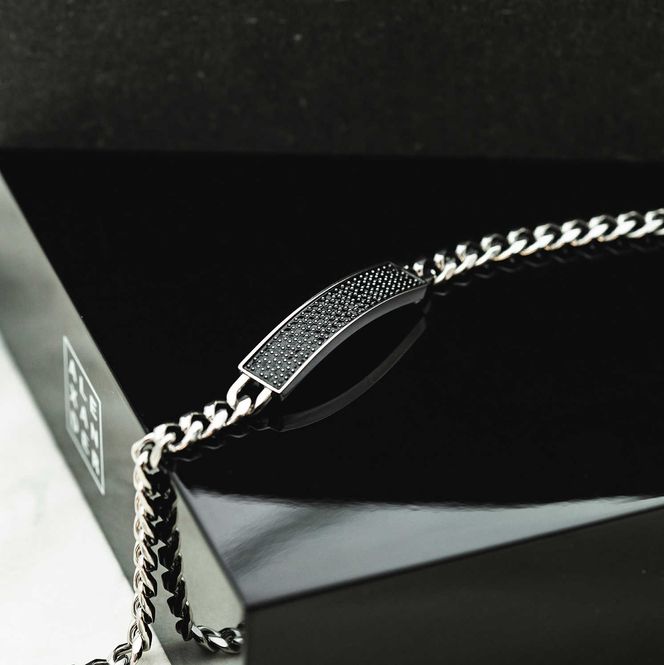Hovedbilde Armbånd i stål med sorte stener